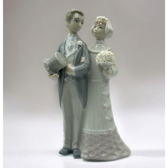 Lladro Bride & Groom #4808 7.5\